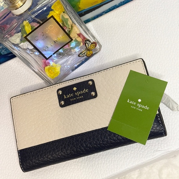 kate spade Handbags - Kate Spade Stacy Peopled Wallet NWT